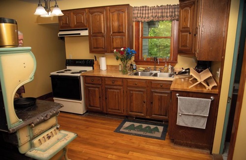 Kezar Falls House | Island Paradise: Historic Cottage, Waterfalls, Great Swimming!