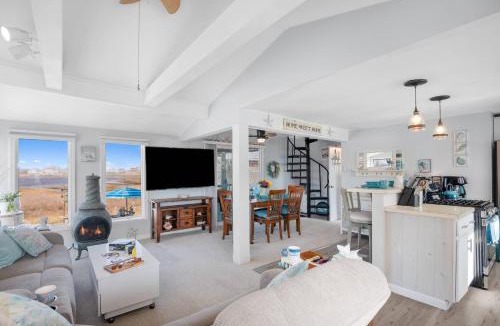 Newbury House | Island SunRise