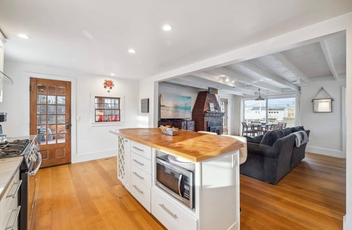 Newbury House | It’s All Good Game Room EV Charger A/C