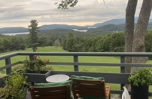 Sunapee Condo | Jaw-dropping views. Gorgeous 4-bed, FREE golf, hiking trails + the lake