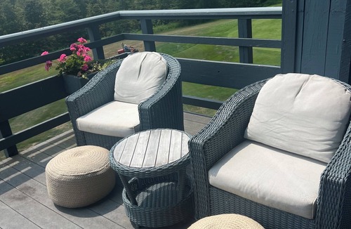 Sunapee Condo | Jaw-dropping views. Gorgeous 4-bed, FREE golf, hiking trails + the lake