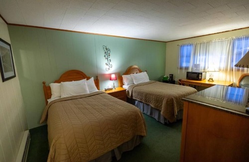 Windham Hotel | Jimmy OConnors Windham Mountain Inn