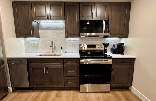 Lehi Apartment | Jordan River Retreat. Charming 1 bedroom apartment in Lehi Ut on the river.
