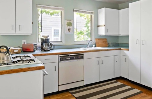 Jamaica Plain Apartment | JP, Central Location, 3, Bedrooms, Stay NOW!