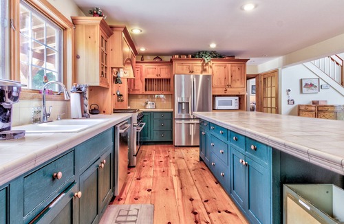 Stratton and Bromley Ski Areas House | July and August available! Luxury 9BRs Stratton Estate. Swimming pool with Views