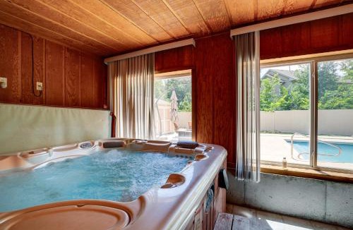 Junction City House | Junction City Home w/Hot Tub - Near Milford Lake!