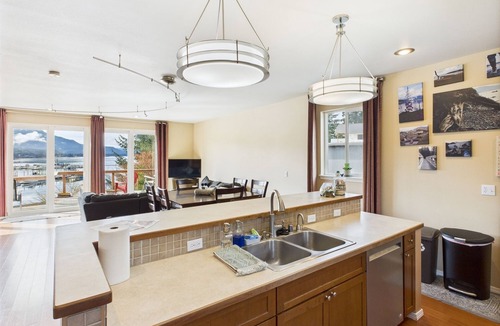 Juneau House | Juneau Oceanfront Home Overlooking Auke Bay