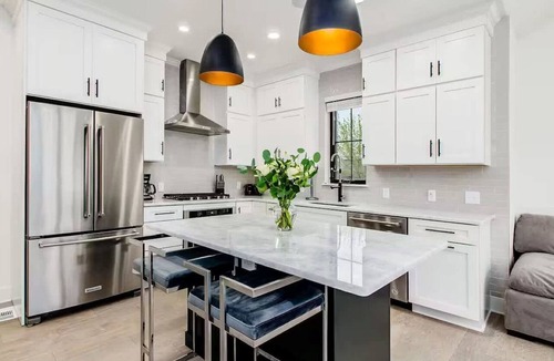Italian Village Apartment | Jungle House Designer Residences – Downtown Columbus