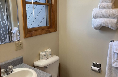 Greenville Junction Bed & Breakfast | Juniper Motel-Double Queen-RM24*Pet Friendly*Lakefront*ATV Access