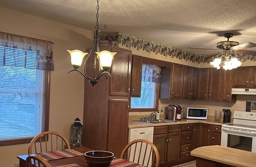 Marshall House | Just like Home, Cozy place to stay with easy access to 65 Hwy.