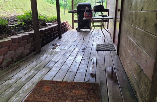 Horner Cabin | Just minutes from Stonewall Jackson Lake Resort. Boat ramp 1/4 mile away