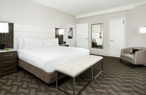 Downtown Boston House | Just Steps Away from America's Oldest Public Park! 3 Pet-friendly Suites!