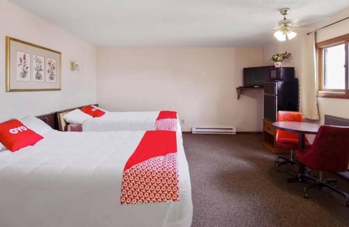 Cheyenne Wells House | Just What You Were Looking For! 3 Comfortable Units, Pets Allowed