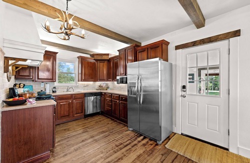 New Century House | Kansas Farm & Lake Stay. Wade Ranch. World Cup