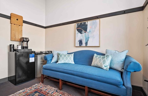 East Liberty Apartment | Kasa | Uniquely Designed Suite Near Carnegie Museum | The Maverick
