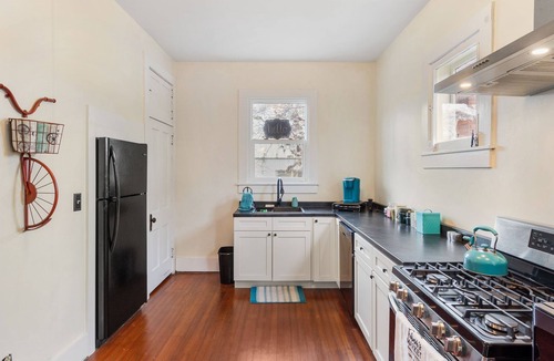 Boonville House | KATY TRAIL Cottage - 3-bedroom in downtown Boonville - Close to the Katy Trail