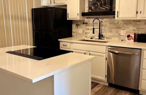 Raytown House | KC Family Retreat Modern, Safe & Spacious Minutes to Arrowhead & Downtown