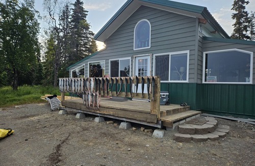 Clam Gulch House | Kenai cabin on the bluff