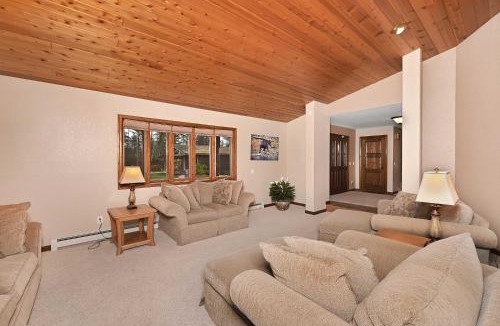 Salamatof House | Kenai Vacation Rental w/Volcano Views & Decks!