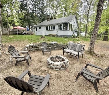 Sebago Villa | KENDALL COTTAGE LIMIT 6 villa