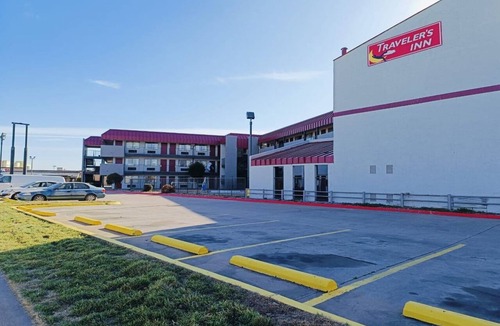 Wichita Falls Apartment | King Bed Non-Smoking