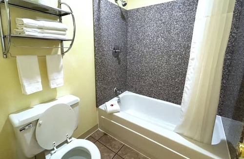 Logan Hotel | King Bed Room | In-Room Microwave | Caves, Waterfalls & Hocking Hills Parks