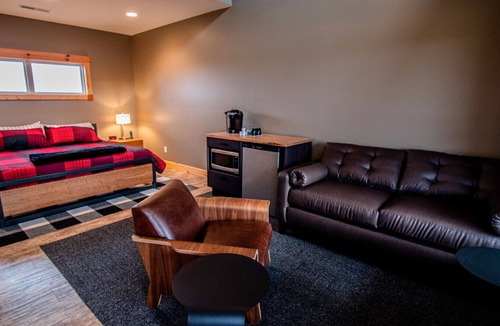 Maple Hill Hotel | King Cabin Room Thistle