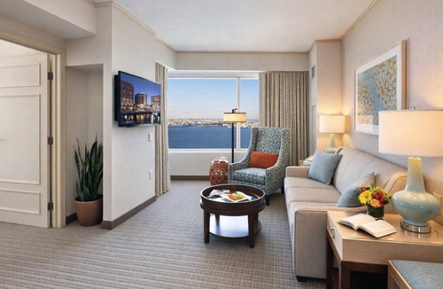 Seaport District Hotel | King Harborview Suite | Seaport Boston | Boston Harbor Views