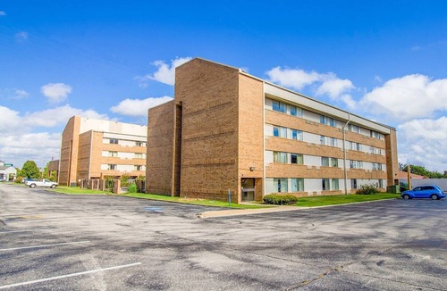 Tulsa Apartment | King Room| Non smoking