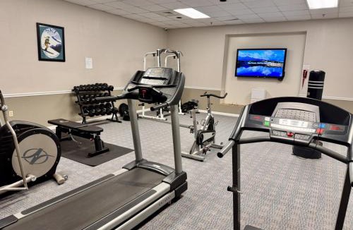 Lincoln Hotel | King Room with Loon Mountain & River Views, Indoor Pool
