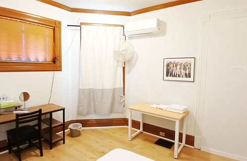 New London Hotel | King size bed, Private Bath, Free Wi-Fi, Self check in