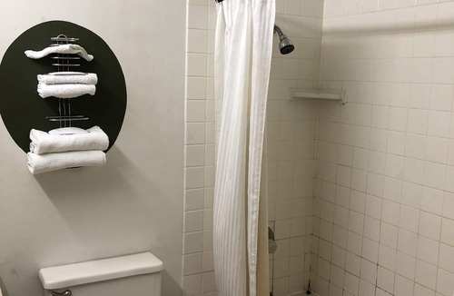Monterey Park Hotel | Kings Lodge Motel