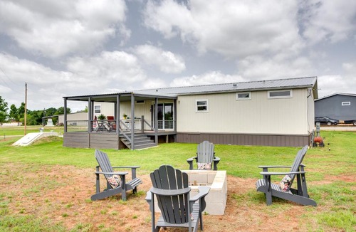 Kingston House | Kingston Home w/On-Site Boat Parking 2 Mi to Lake