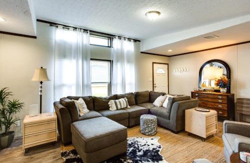 Kingston House | Kingston Home w/On-Site Boat Parking 2 Mi to Lake