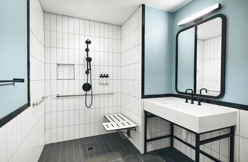 Downtown Cincinnati Hotel | Kinley Cincinnati Downtown, a Tribute Portfolio Hotel