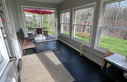 Glouster Cottage | Kittle Pine Front Rental Cottage at Dock 2 of Burr Oak Lake