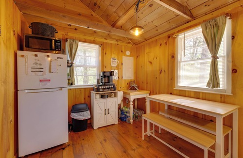 Waterboro Cabin | 'Knotty Kabin' Rustic Waterboro Cabin By Lake