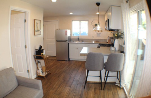 Whittier House | La Casita de Whittier, private unit 1bed washer/dryer