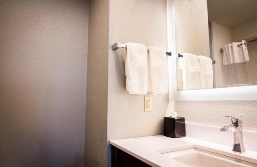 Spenard Hotel | La Quinta by Wyndham Anchorage Airport