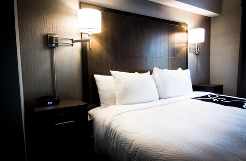 Spenard Hotel | La Quinta by Wyndham Anchorage Airport