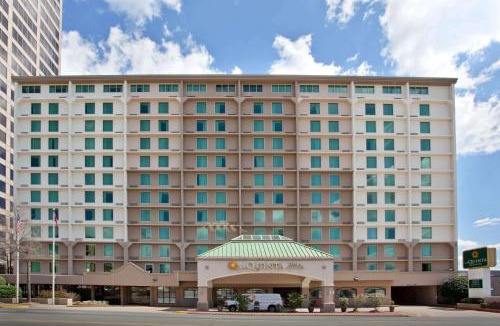 Downtown Little Rock Hotel | La Quinta by Wyndham Downtown Conference Center