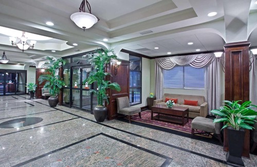 Downtown Little Rock Hotel | La Quinta by Wyndham Downtown Conference Center