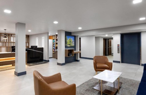 Springdale Hotel | La Quinta by Wyndham Springdale