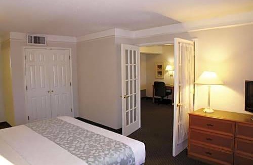 Lenexa Hotel | La Quinta Inn by Wyndham Kansas City Lenexa