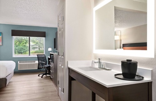 Tuttle Hotel | La Quinta Inn by Wyndham Columbus Dublin