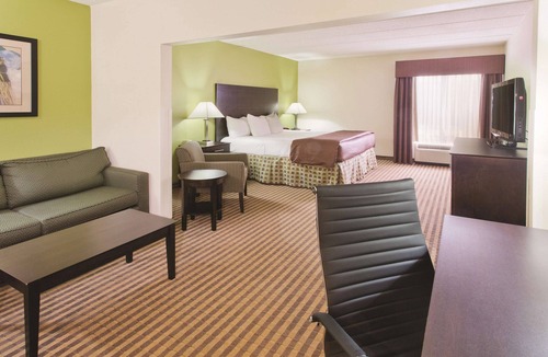 Grove City Hotel | La Quinta Inn & Suites by Wyndham Columbus - Grove City