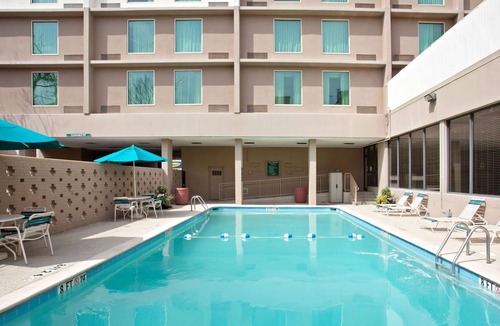 Downtown Little Rock Hotel | La Quinta Inn & Suites by Wyndham Downtown Conference Center