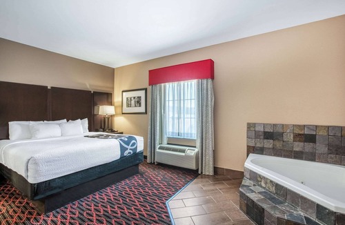 Conway Hotel | La Quinta Inn & Suites by Wyndham Conway
