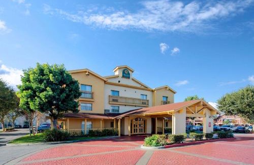 East Irvine Hotel | La Quinta Inn & Suites by Wyndham Irvine Spectrum
