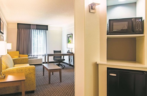 Norman Hotel | La Quinta Inn & Suites by Wyndham Oklahoma City Norman